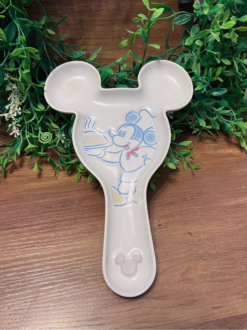 DISNEY PARKS MICKEY MOUSE CERAMIC EARS SPOON REST BLUE/WHITE "CHEF MICKEY”